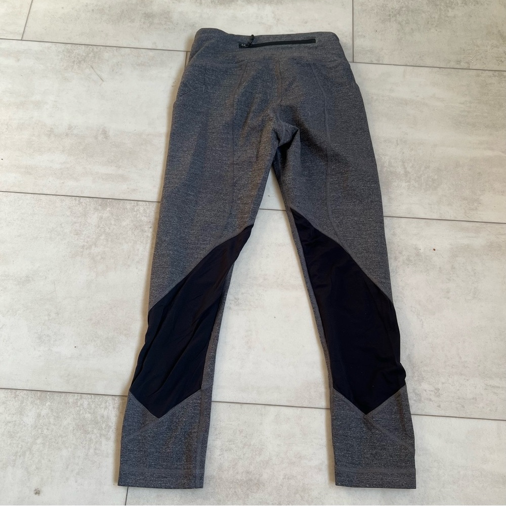 Lululemon Athletica Charcoal and Black Mesh Leggings size 2 - Picture 5 of 7